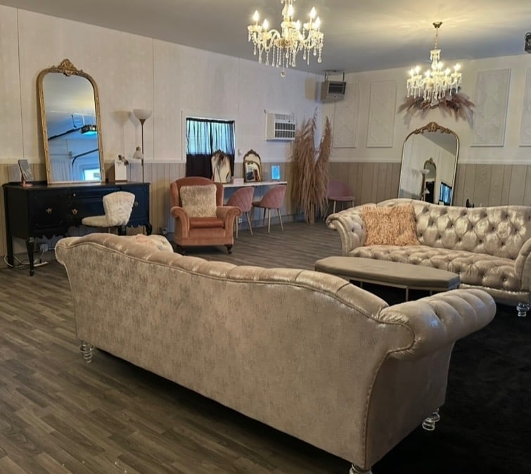 Bride suite chandelier lighting